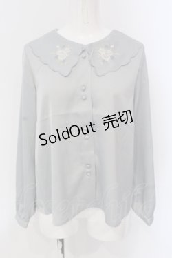 画像1: Fi.n.t / パステルローズ刺繍ビッグカラーブラウス  サックス O-25-04-19-033-CA-BL-IG-OS