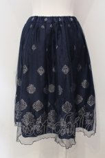 画像2: 【SALE】axes femme / オーナメント柄チュールスカート  ネイビー O-25-04-21-050-AX-SK-IG-ZT502 (2)