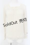 axes femme / 袖レースアップインナーカットソー M クリーム O-25-04-21-014-AX-TO-IG-OS