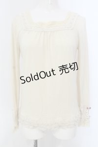 axes femme / 袖レースアップインナーカットソー M クリーム O-25-04-21-014-AX-TO-IG-OS
