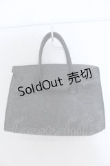 axes femme / ポーチつき刺繍入りフェルトバッグ  グレー O-25-04-22-007-AX-BG-IG-ZT087