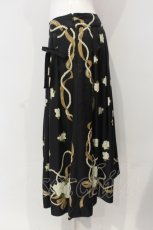 画像2: 【SALE】INGEBORG / カメリアジュエリープリントスカート 9号 クロ O-25-04-24-049-LO-SK-IG-ZT270 (2)