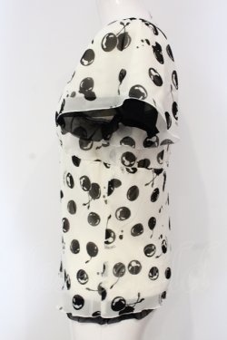 画像2: INGEBORG / チェリープリントシフォントップス 9 オフシロ×クロ O-25-04-24-062-LO-TO-IG-OS
