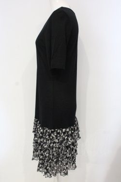 画像4: INGEBORG / ロゴ刺繍裾フリルカットワンピース  クロ O-25-04-24-078-LO-OP-IG-OS