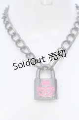 SEX POT ReVeNGe / 南京錠ネックレス  ガンメタ×ピンク O-25-04-27-001-SP-AC-IG-OS