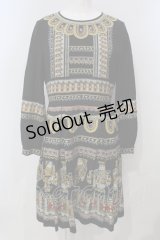 Jane Marple / Royalスタンプのミニワンピース M クロ O-25-04-28-028-JM-OP-OW-OS