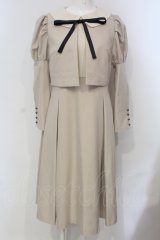 Maison de FLEUR Petite Robe / クロエが微笑むワンピース S ベージュ O-25-04-29-052-EL-OP-IG-OS