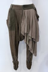 画像1: Ozz Croce / イレギュラーギャザーサルエルパンツ  カーキブラウン O-25-04-29-081-OO-PA-IG-ZI (1)