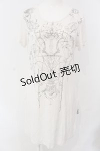 Ozz Croce / サイドギャザーロングTシャツ  アイボリー O-25-04-29-088-OO-TO-IG-OS