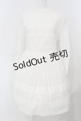Jane Marple / タックワンピース m ホワイト O-25-04-29-003-JM-OP-IG-OS