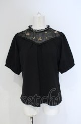 Fi.n.t / ヨークローズ刺繍プルオーバーブラウス F クロ O-25-04-30-1122-CA-BL-OW-OS
