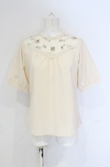 Fi.n.t / ヨークローズ刺繍プルオーバーブラウス F アイボリー O-25-04-30-1124-CA-BL-OW-OS