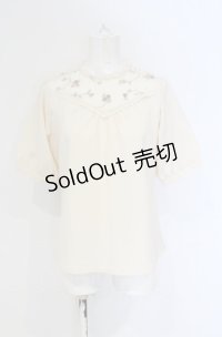 Fi.n.t / ヨークローズ刺繍プルオーバーブラウス F アイボリー O-25-04-30-1124-CA-BL-OW-OS