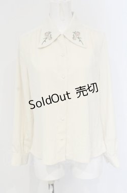 画像1: an another angelus / クリスマスローズ刺繍ブラウス F アイボリー O-25-04-30-1127-CA-BL-OW-OS