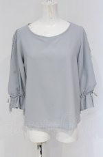 画像1: 【SALE】F&A / スリットチュールレーススリーブプルオーバーブラウス F ブルーグレー O-25-04-30-1129-LO-BL-OW-ZT090 (1)