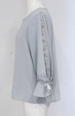 画像2: 【SALE】F&A / スリットチュールレーススリーブプルオーバーブラウス F ブルーグレー O-25-04-30-1129-LO-BL-OW-ZT090 (2)