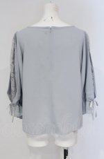 画像3: 【SALE】F&A / スリットチュールレーススリーブプルオーバーブラウス F ブルーグレー O-25-04-30-1129-LO-BL-OW-ZT090 (3)