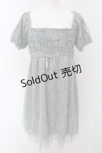 axes femme / モチーフレース使いチュール切替ワンピース M グリーン O-25-05-08-038-AX-OP-OW-OS