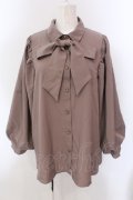 axes femme / リボン付ボリューム袖ブラウス F モカ O-25-05-10-040-AX-BL-IG-OS