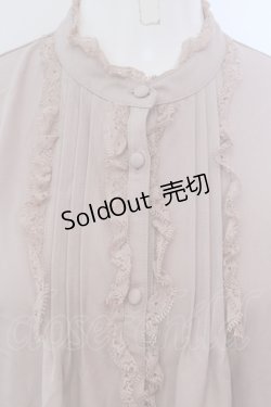 画像2: Fi.n.t / ノーカラーレース配色タックブラウス F ベージュ O-25-05-10-014-CA-BL-OW-ZT165