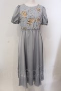 Maison de FLEUR Petite Robe canone / 君を思い出す花柄ワンピース M サックス O-25-05-13-043-EL-OP-OW-OS