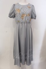 Maison de FLEUR Petite Robe canone / 君を思い出す花柄ワンピース M サックス O-25-05-13-043-EL-OP-OW-ZS