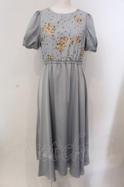 画像1: Maison de FLEUR Petite Robe canone / 君を思い出す花柄ワンピース M サックス O-25-05-13-043-EL-OP-OW-OS
