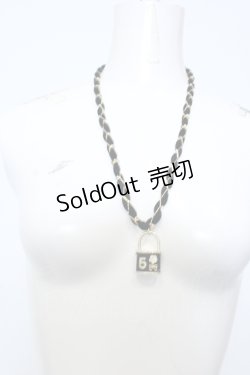 画像2: INGEBORG / パドロックネックレス  ゴールド×クロ O-25-05-14-060-LO-AC-OW-OS
