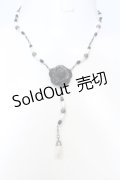 INGEBORG / カメリアビズパールネックレス  クロ O-25-05-14-042-LO-AC-IG-OS