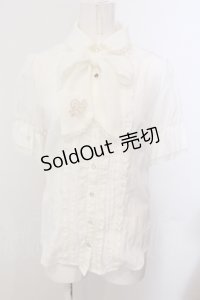 axes femme POETIQUE / ストーンボタンブラウス  オフシロ O-25-05-15-037-AX-BL-IG-OS