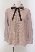 axes femme / 巻きバラ付きブラウス M ピンク O-25-05-17-053-AX-BL-OW-OS