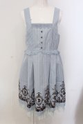 axes femme / フロッキーptレジメ柄ワンピース(Disney) M サックス O-25-05-17-036-AX-OP-OW-OS