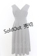 an another angelus / Vネックバックリボンワンピース  グレー O-25-05-18-043-CA-OP-IG-OS
