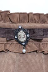 画像2: 【SALE】axes femme / カメオブローチ使いフレアスカート M ブラウン O-25-05-19-047-AX-SK-OW-ZT303 (2)