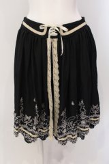 axes femme / スリット入蝶刺繍スカート M クロ O-25-05-19-025-AX-OP-OW-OS