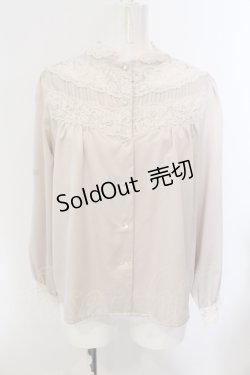 画像1: an another angelus / スカラップレース使いサテンブラウス F ベージュ O-25-05-20-039-CA-BL-OW-OS