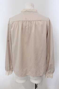 画像3: an another angelus / スカラップレース使いサテンブラウス F ベージュ O-25-05-20-039-CA-BL-OW-OS