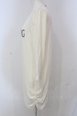 画像2: INGEBORG / サイドギャザーロゴロングカットソー 11 アイボリー O-25-05-22-056-LO-TO-IG-OS