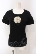 INGEBORG / カメリアプリントTシャツ 9 クロ O-25-05-22-069-LO-TS-IG-OS