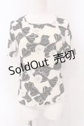 INGEBORG / ロゴ刺しゅうリボンカメリアTシャツ 9 アイボリー×クロ O-25-05-22-071-LO-TS-IG-OS