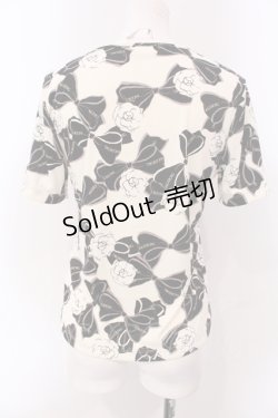 画像2: INGEBORG / ロゴ刺しゅうリボンカメリアTシャツ 9 アイボリー×クロ O-25-05-22-071-LO-TS-IG-OS
