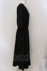画像3: 【SALE】KANEKO ISAO / 長袖Iラインロングワンピース  クロ×シロ O-25-05-26-052-EL-OP-OW-ZT369 (3)