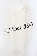 INGEBORG / コサージュつきフロッキーチュニック 9 オフシロ O-25-05-26-007-LO-TO-IG-OS