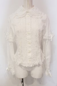 Innocent World / 薔薇レースつけ袖ブラウス  シロ O-25-05-26-092-IW-BL-IG-OS