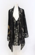 画像2: Qutie Frash / 4店舗限定着物ストールカーデ  ブラック×ゴールドプリント O-25-05-28-067-QU-JA-IG-OS (2)