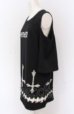 画像2: 【SALE】REFLEM / 逆さ十字カッティングショルダー半袖スウェット F ブラック O-25-05-28-002-PU-TO-YM-ZT021 (2)