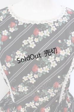 画像2: axes femme kawaii / いちご柄ジャンパースカート M クロ O-25-05-29-005-AX-OP-IG-OS