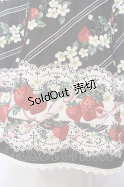 画像3: axes femme kawaii / いちご柄ジャンパースカート M クロ O-25-05-29-005-AX-OP-IG-OS