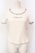 axes femme POETIQUE / メッセージ刺繍メローフリルカットソー M シロ O-25-05-29-010-AX-TO-IG-OS