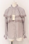 axes femme POETIQUE / ケープデザインフリルブラウス M グレージュ O-25-05-31-1079-AX-BL-OW-OS